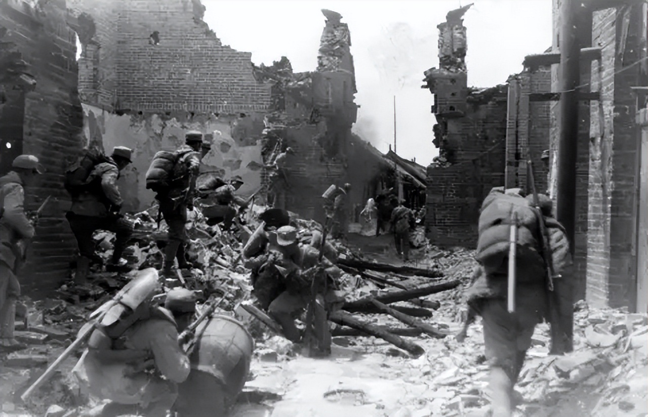 1935年长征过草地,1935年完成两万五千里长征