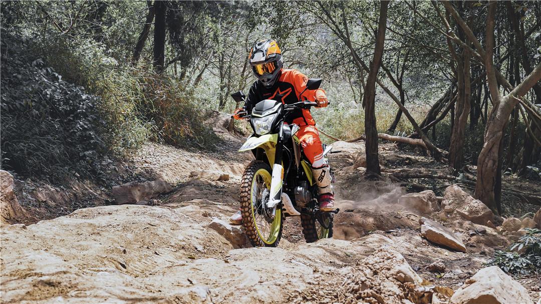 能上路的250cc摩托跑车,能跑250迈左右的摩托车