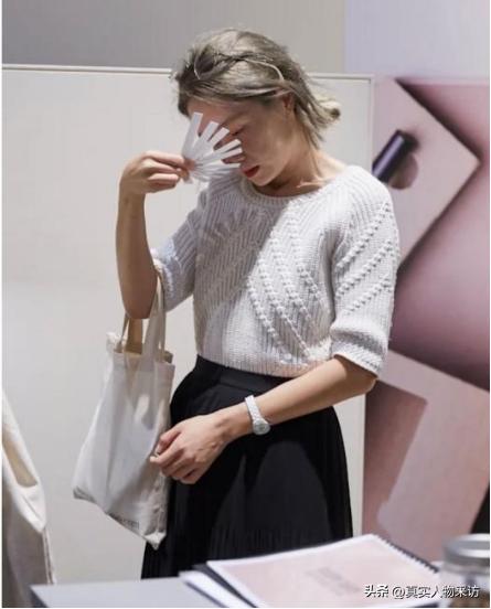 我，考入法国一年只招12人顶级香水学院，没毕业就有2家香水公司