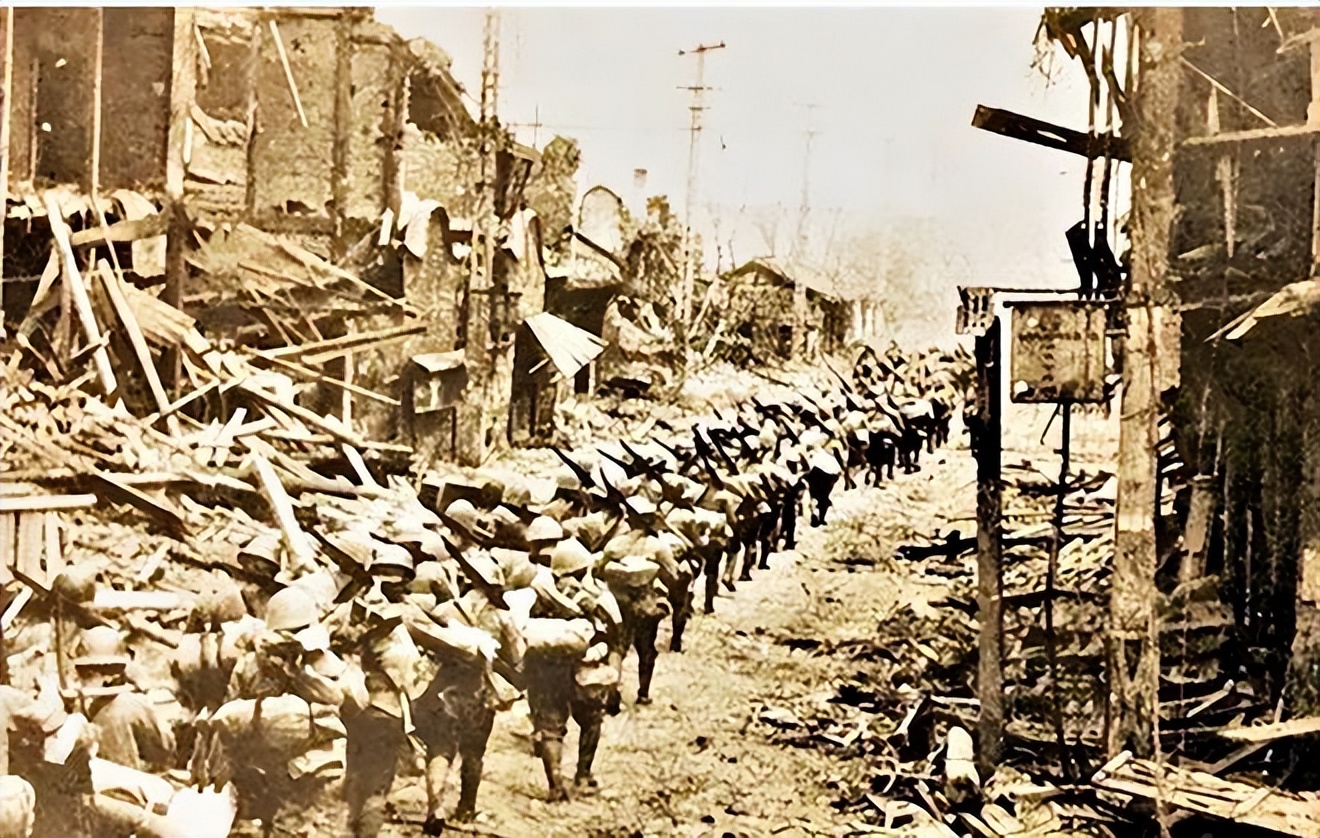 1942年，日伪军中将送粟裕一盒香烟，粟裕看后：全军集合关闭电台