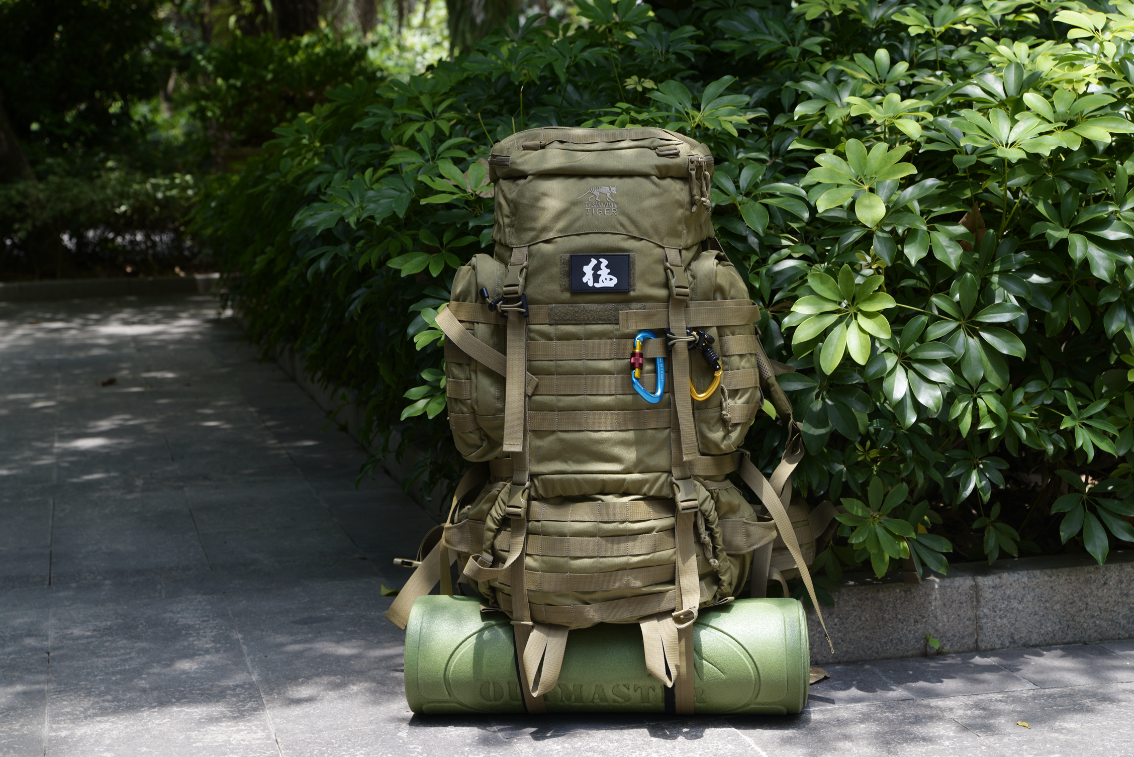 塔虎15l背包对比赫利肯背包,塔虎45l模块化战术背包橄榄绿