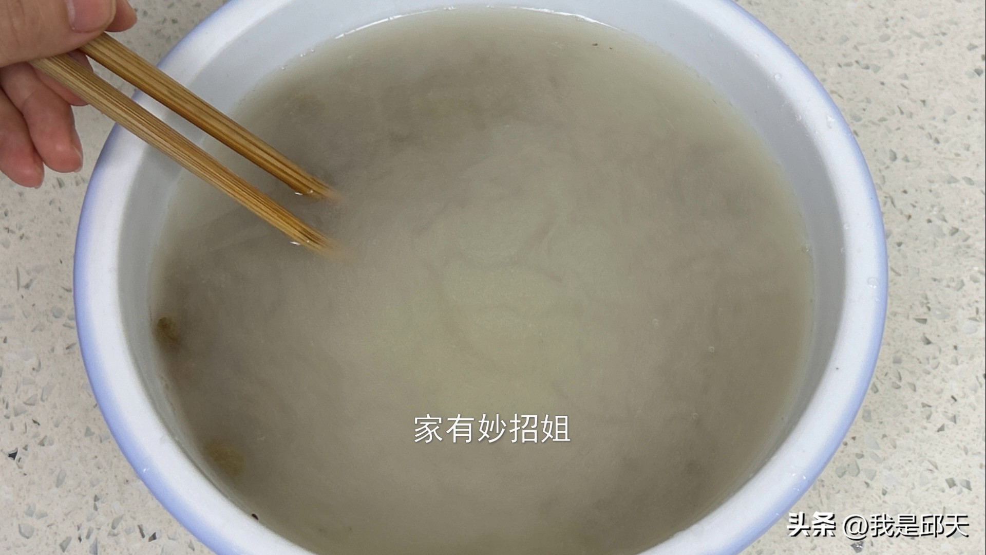 买回来的葡萄干太脏拿什么洗,葡萄干特别脏吃之前一定要洗