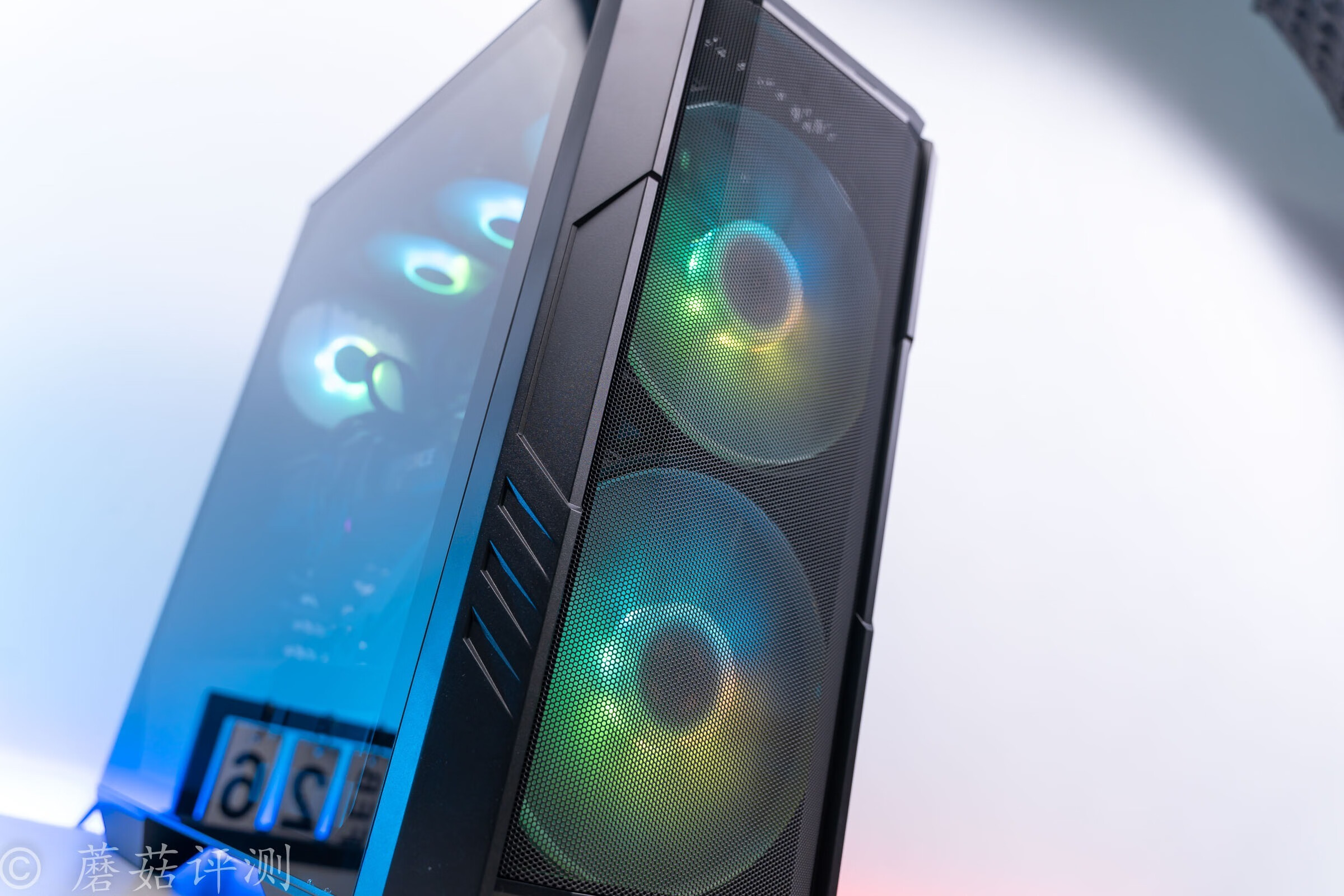 连续多日的高温，让朋友家的主机燥热难耐、更换机箱散热后获新生