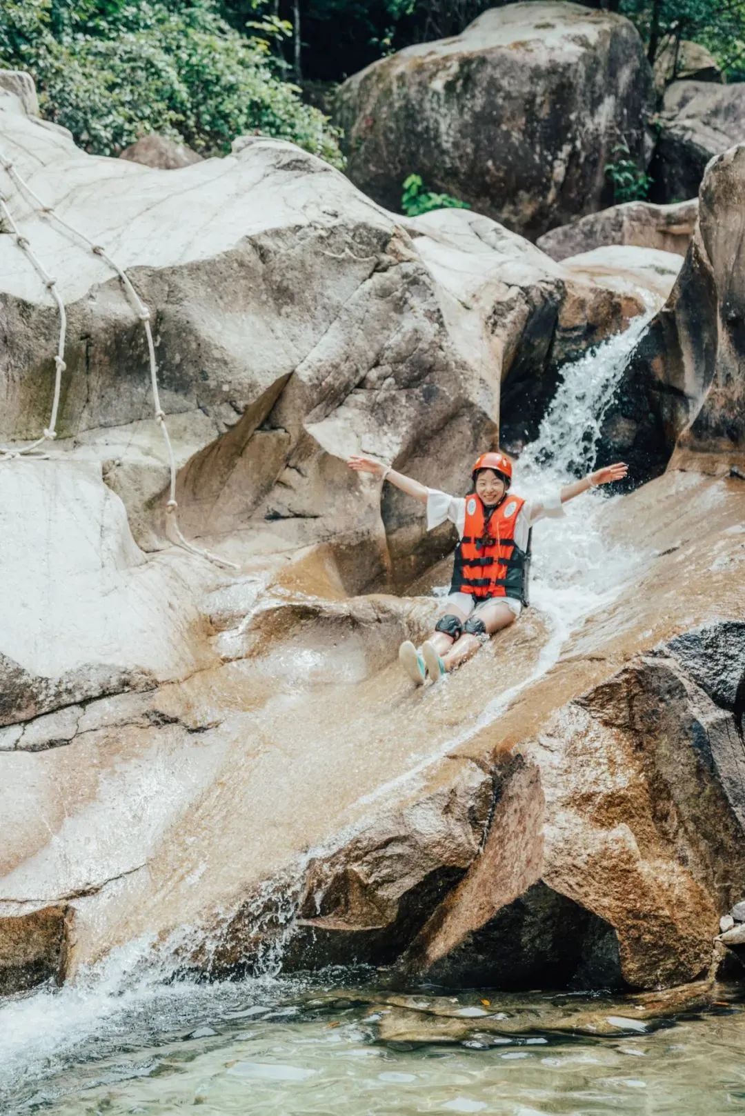 不愧是天下第一山真的很壮观,不愧是天下第一奇山