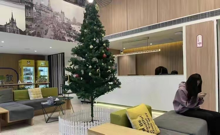 14亿人“花不过”3亿，中美消费水平差在哪？其实这次我们没有输