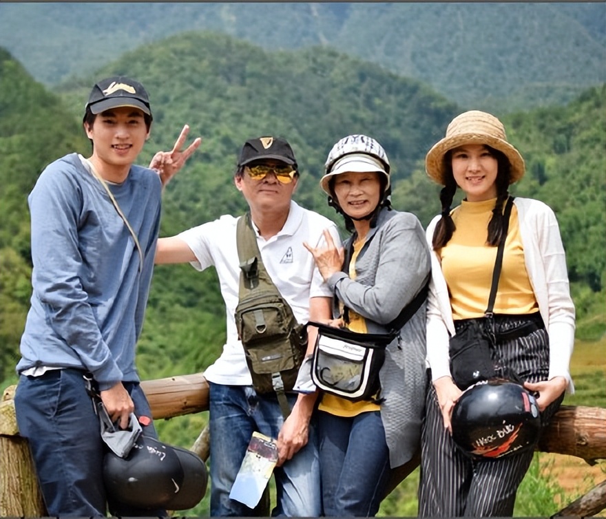 他泰相似男孩之Apo糕卡娜:黑皮小辣椒同经纪人中国血统港风少年