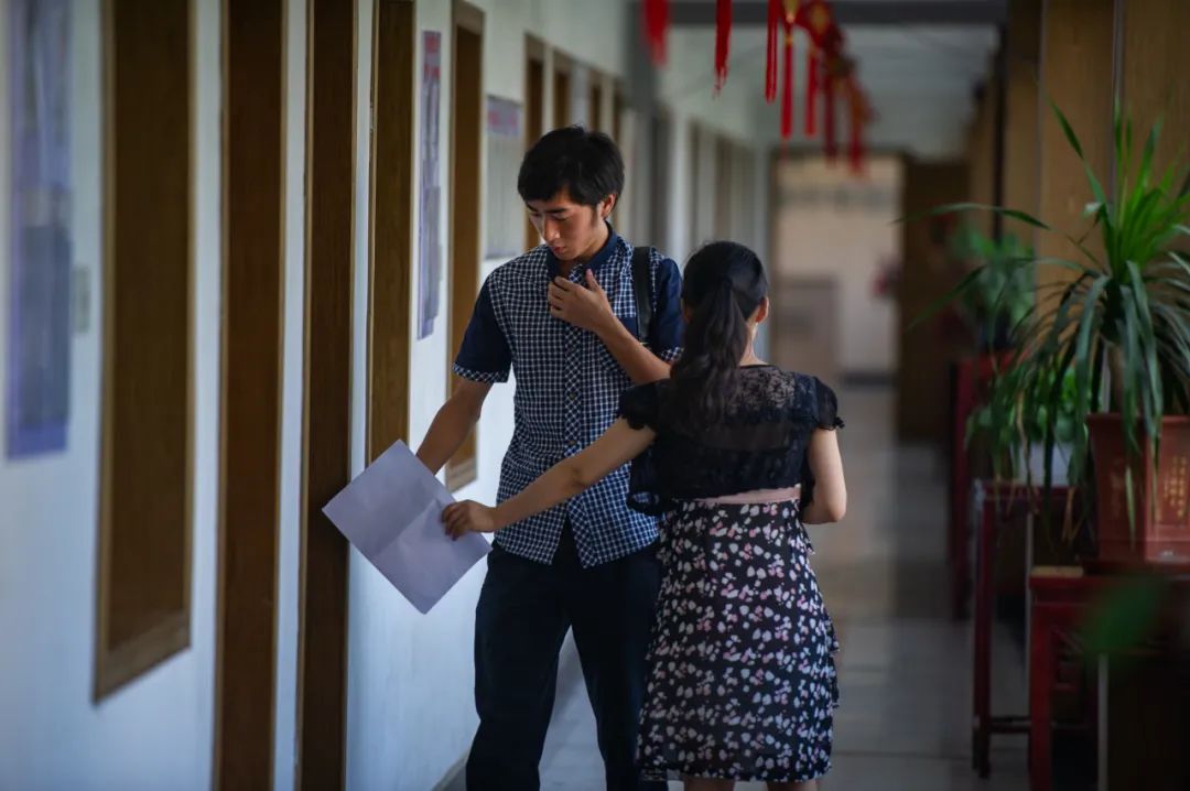 大学生求职时不应该以薪资为重,大学生求职时应不应该以薪水为重