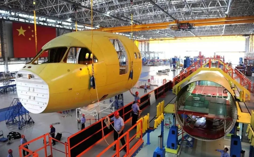 美国为什么要订购中国的c919,美国花300亿买半导体