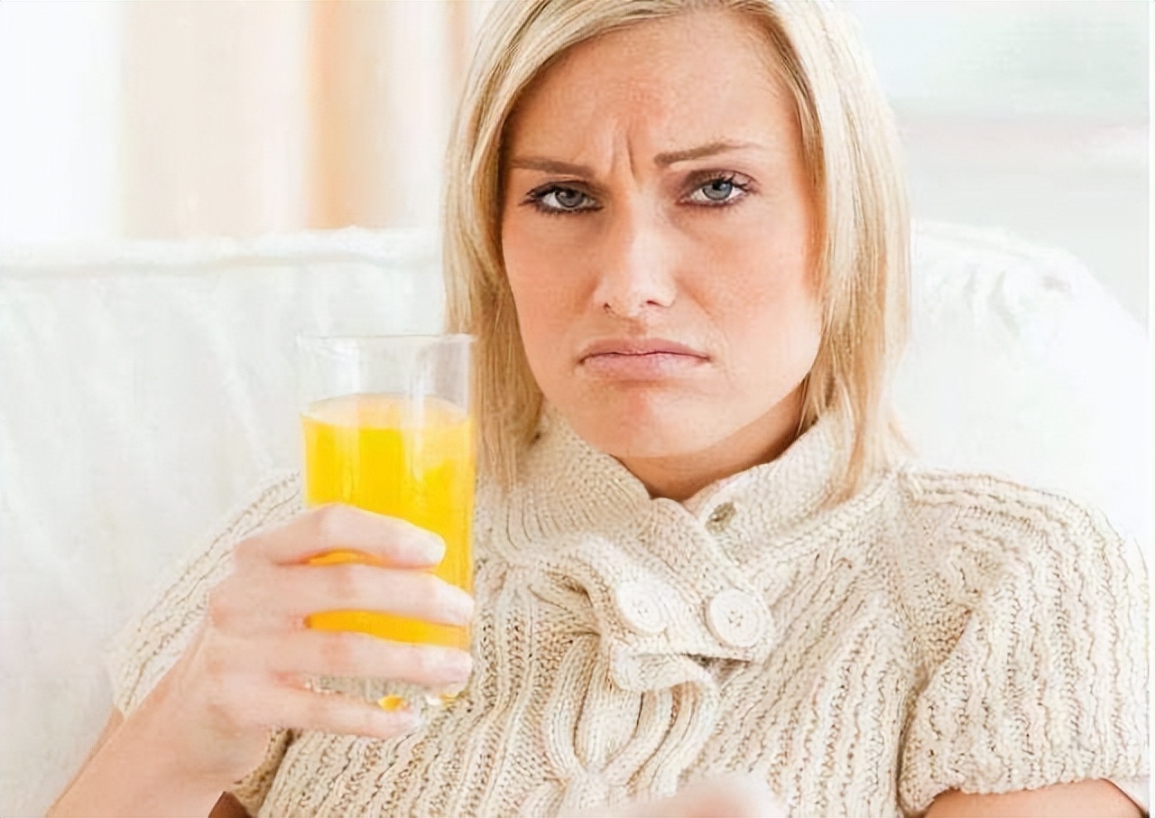 肠胃有空气老放屁咋回事,放屁太多需要警惕肝病吗