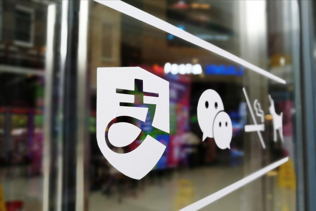 自动售货机经营模式哪种最赚钱,成人自动售货机加盟利润分析