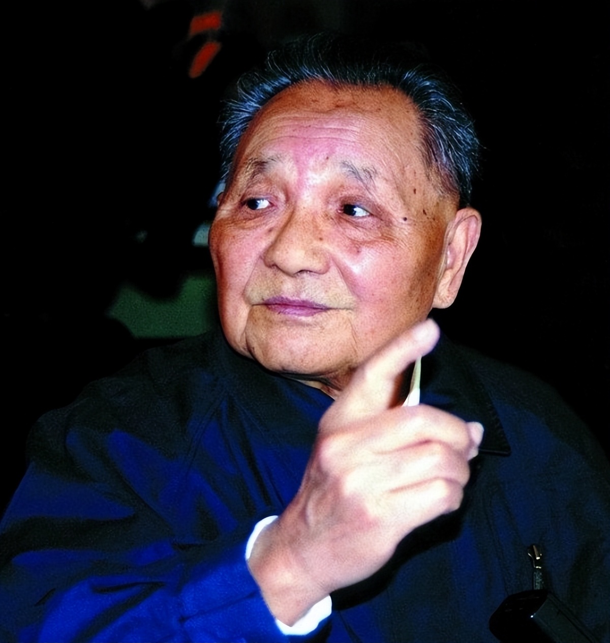 1980年男子卖瓜子获利百万被举报,*小平邓**得知后淡然道:先放一放