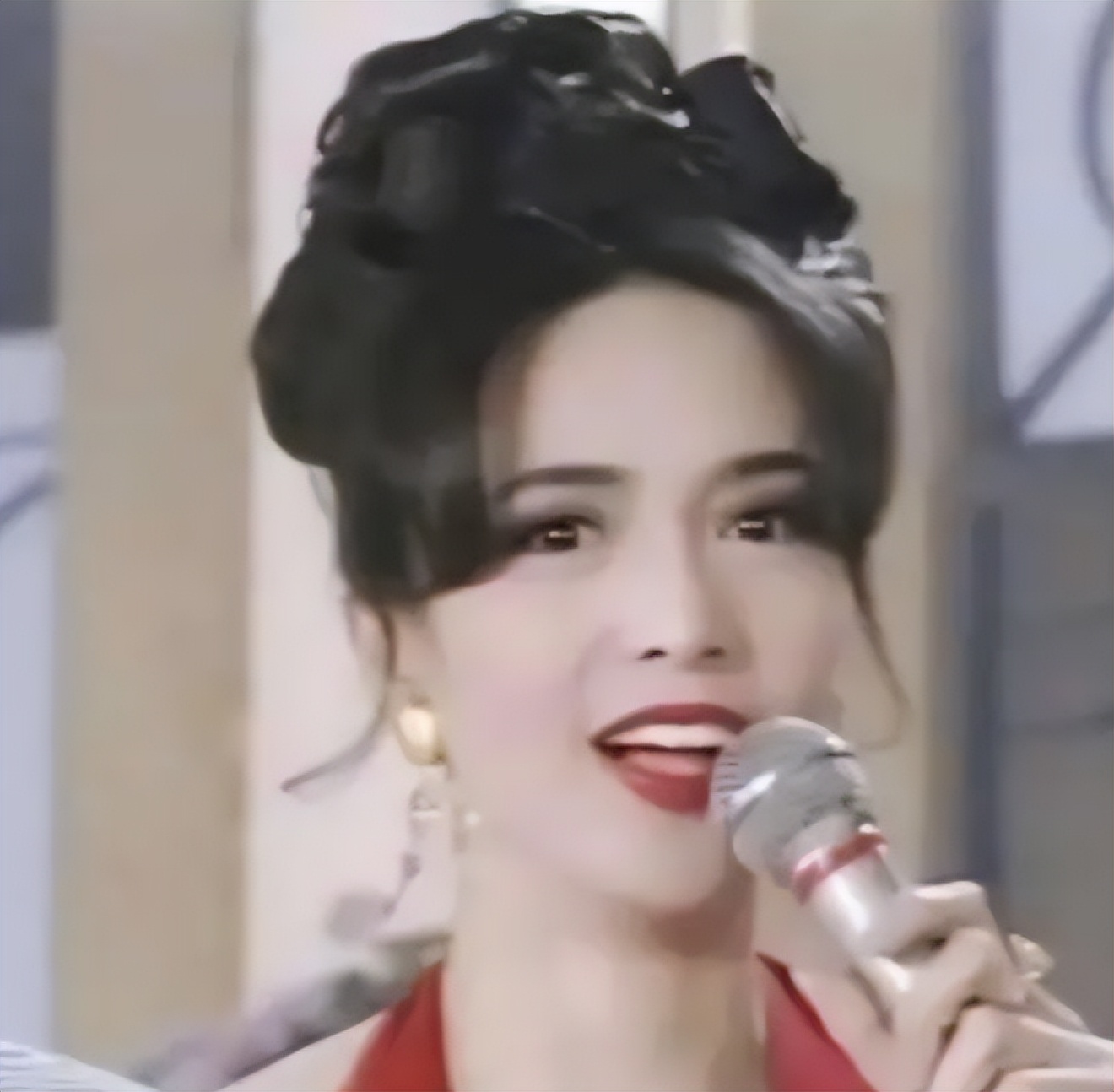 明星下颚骨整容后遗症,脸像鞋拔子怎么改善