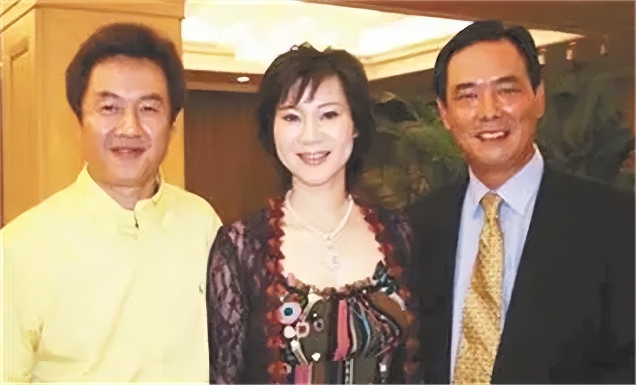 刘国梁妻子是谁,刘国梁的历任妻子