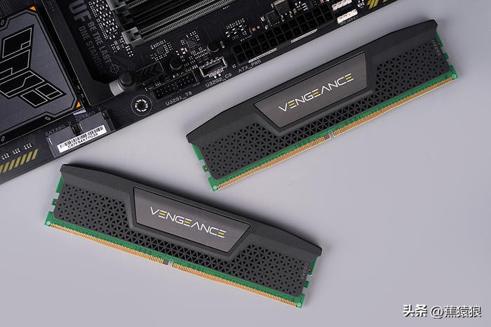 13600K/TUFGAMINGZ790/XFX7900XT，乔思伯D41装机展示