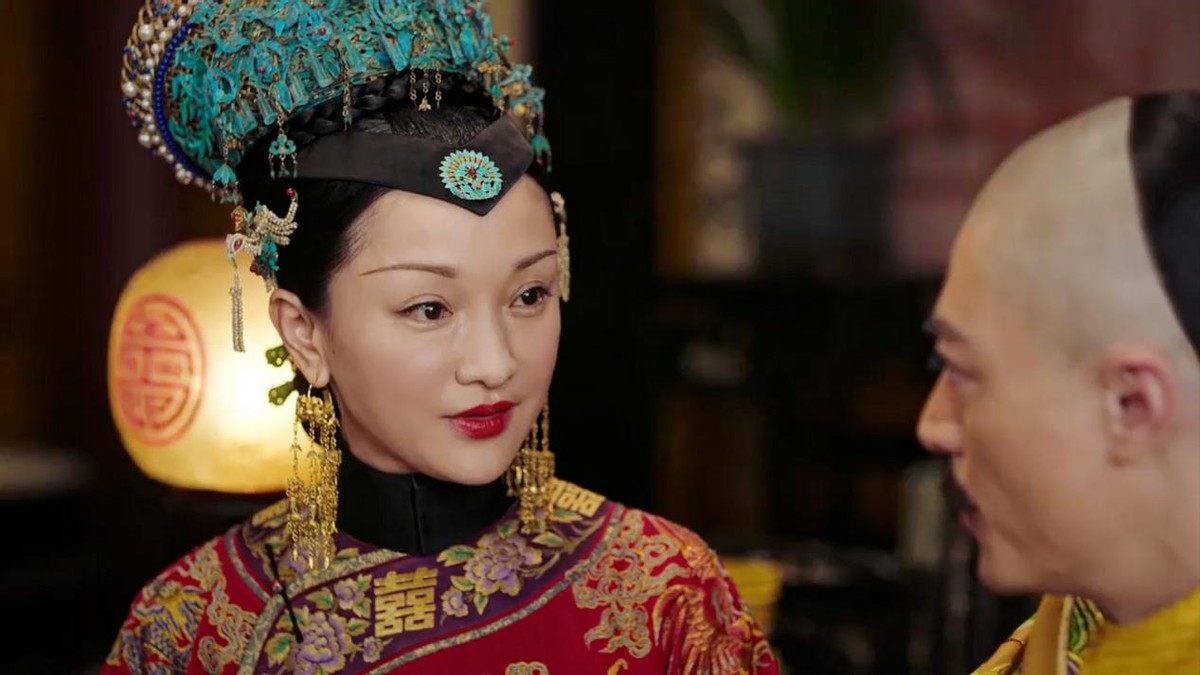 如懿剪掉她的画像焚烧,如懿死前把画剪了