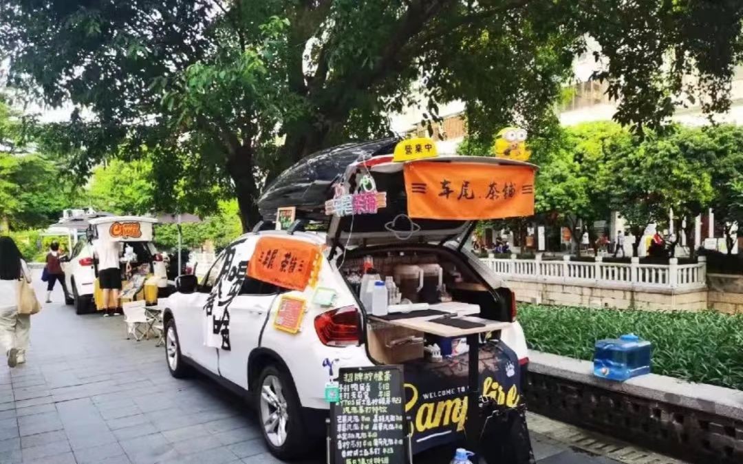 上海后备箱经济爆火：你永远想不到，当代年轻人攒钱有多花样百出