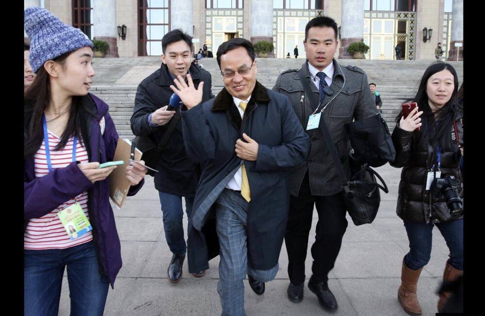 名校学霸毕业4000月薪,清华学霸拿到5亿融资