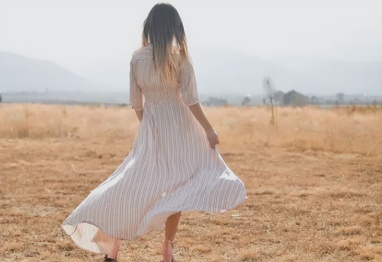 女性尖锐性湿疣最初是肉疙瘩吗,女性尖锐性湿疣身上会长疙瘩么