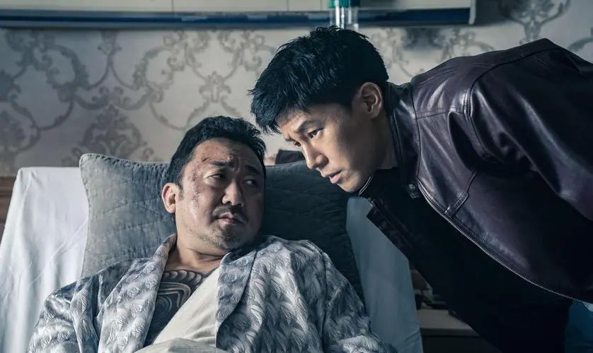 韩国黑帮电影巅峰之作新世界,韩国暴力美学的巅峰之作