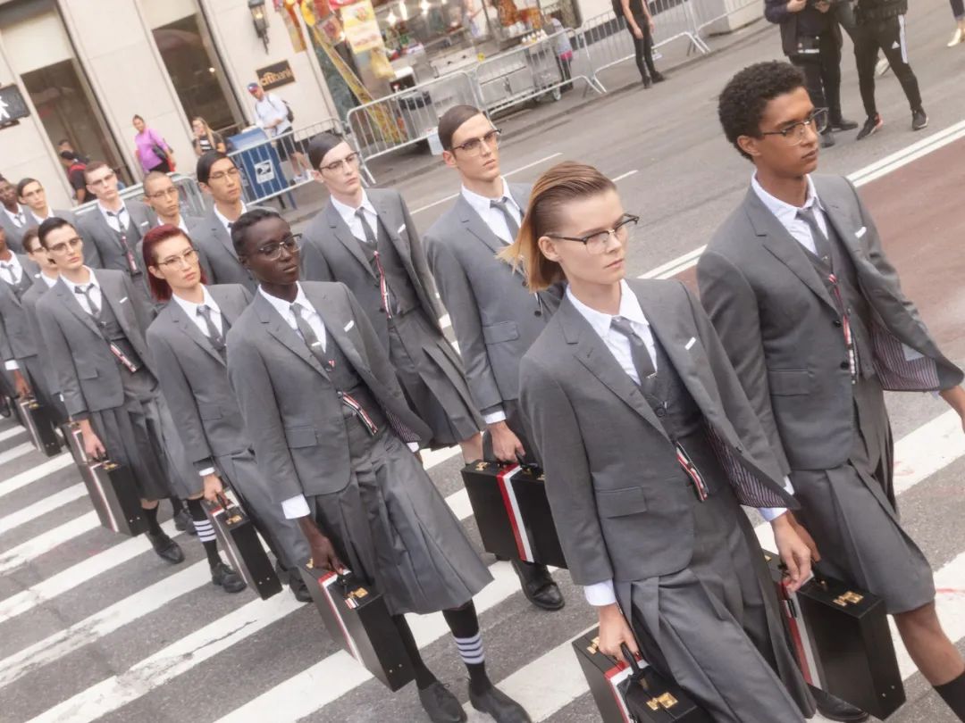 跟王心凌学甜美风穿搭,一条裙子一万多