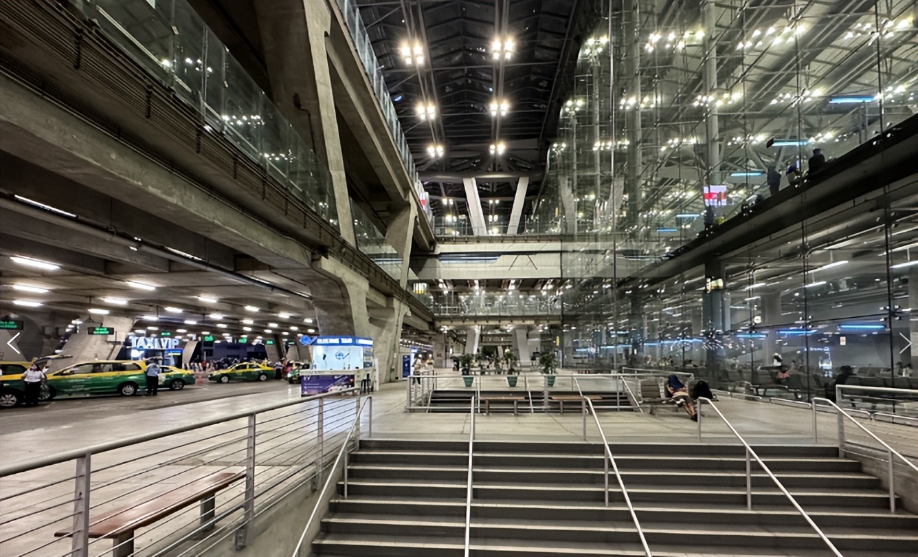 五一的泰国机场,泰国旅游现状机场空无一人