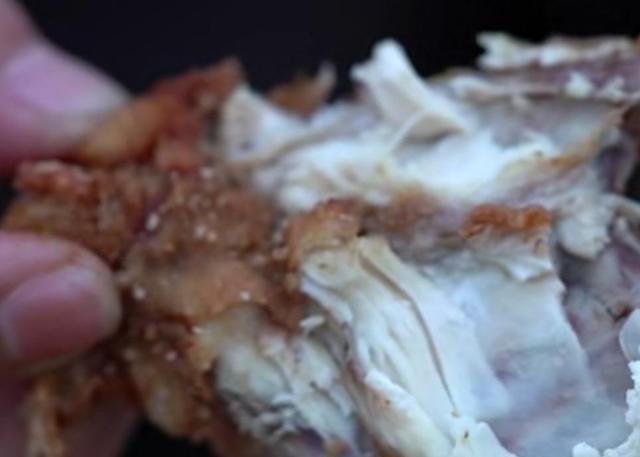 山东小伙摆摊卖零食,山东小哥摆地摊