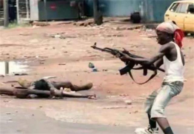 广西“上林帮”非洲淘金：每天如刀尖舔血，常备200克金子保命