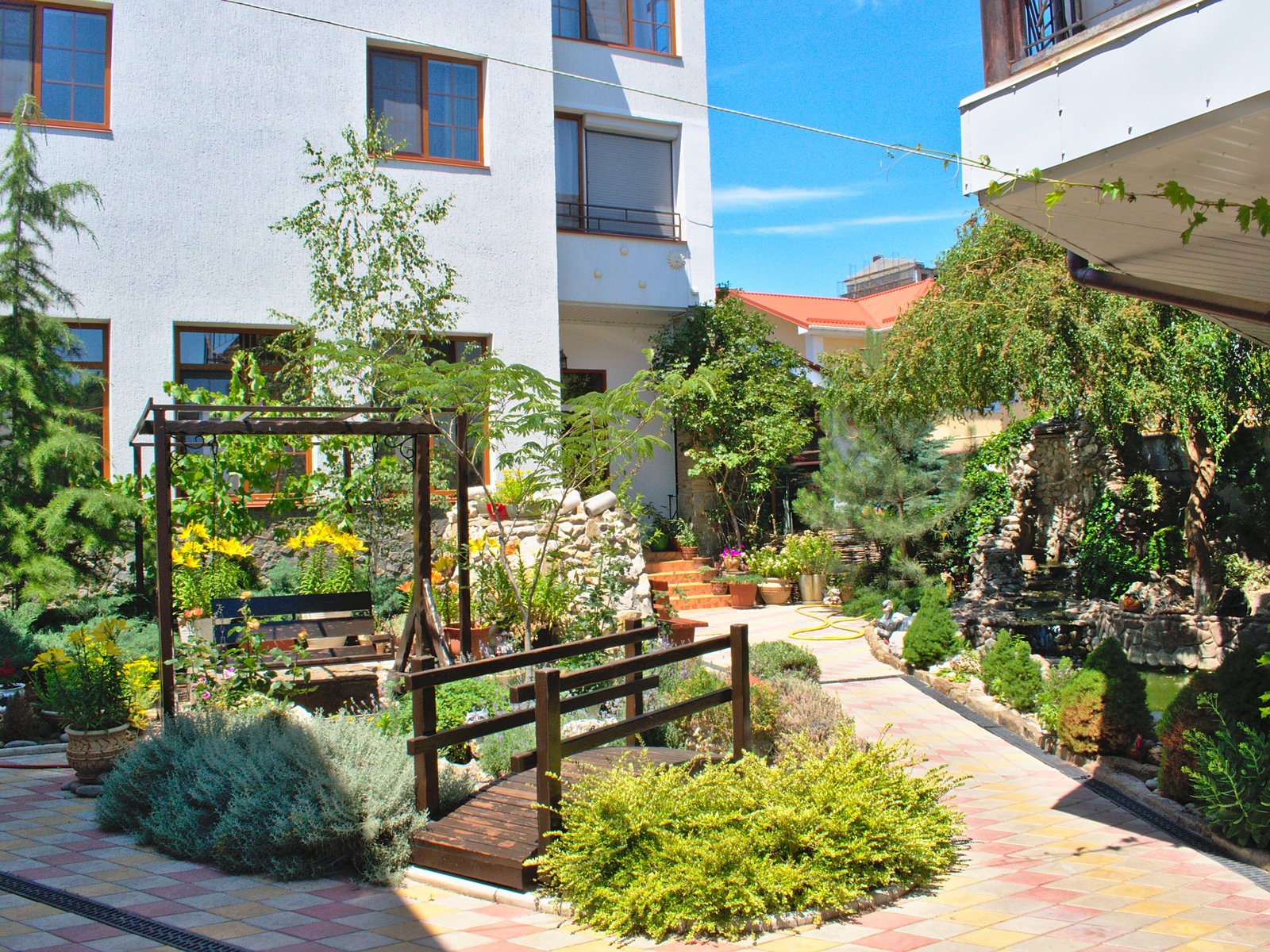 最舒服简单的农家小院,自建房三开间农家小院布局