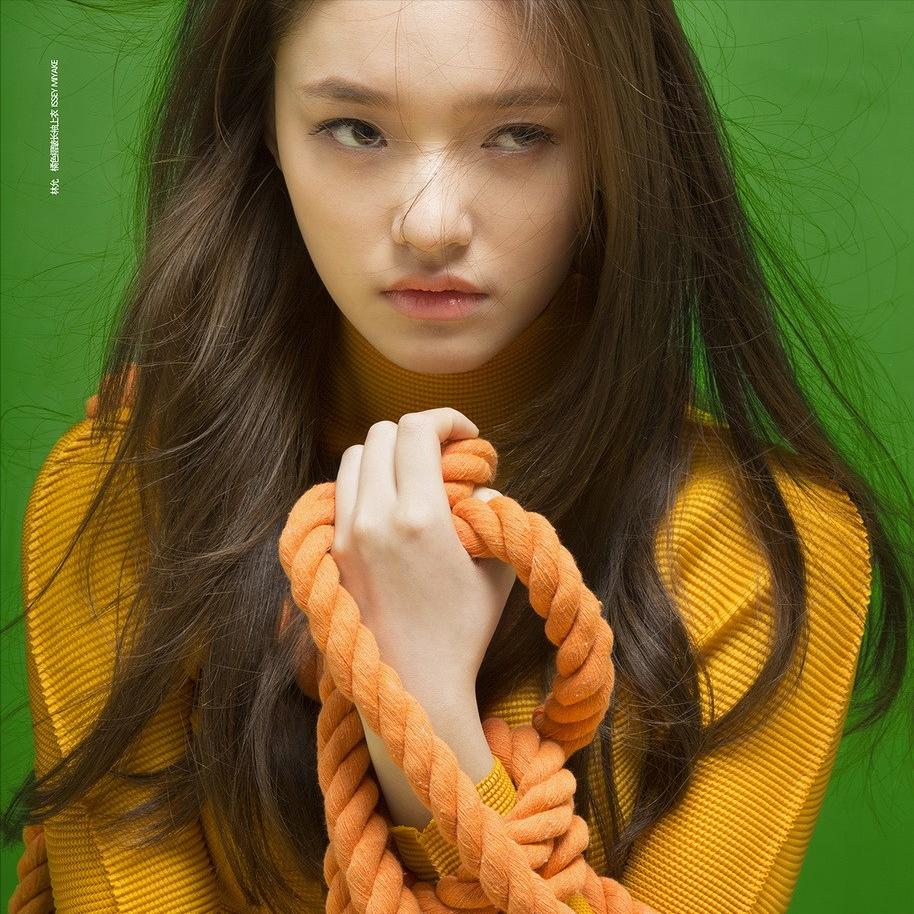 星爷独宠林允：模仿倪妮傍上冯绍峰，背刺周洁琼勇敢索吻王大陆