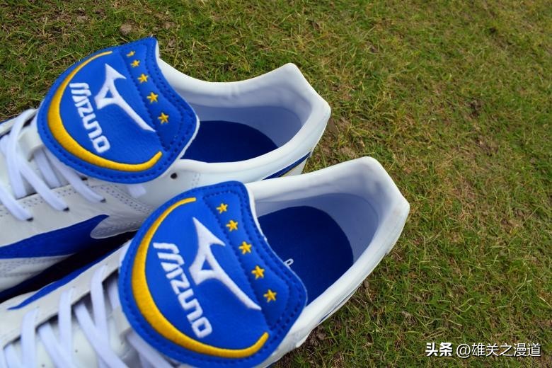 夏季重温2002世界杯的荣光，美津浓MIZUNOWAVECUPLEGENDAS足球鞋