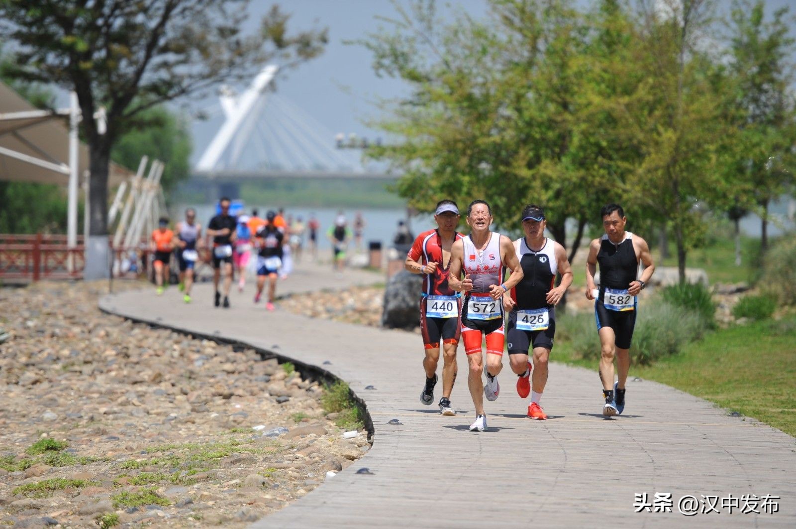 铁人三项汉中比赛现场在哪,往届汉中铁人三项比赛视频