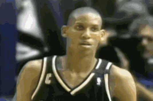 雷吉米勒斯派克李拥抱,雷吉米勒和库里视频通话