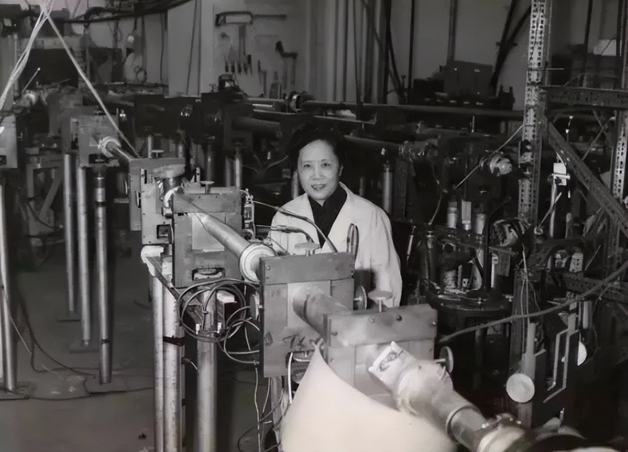 物理学家吴健雄简历,中国女科学家吴健雄的故事