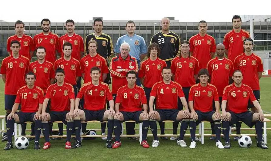 1964年国足大败,贺龙下令将之解散,队员全被送部队练“硬骨头”