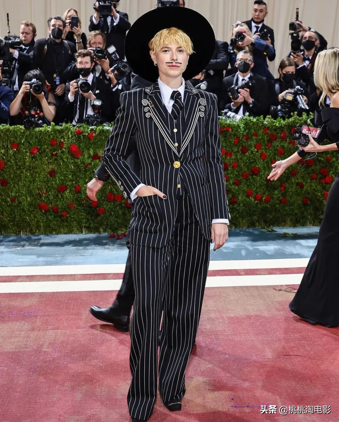 metgala群星红毯造型,2022metgala红毯完整版