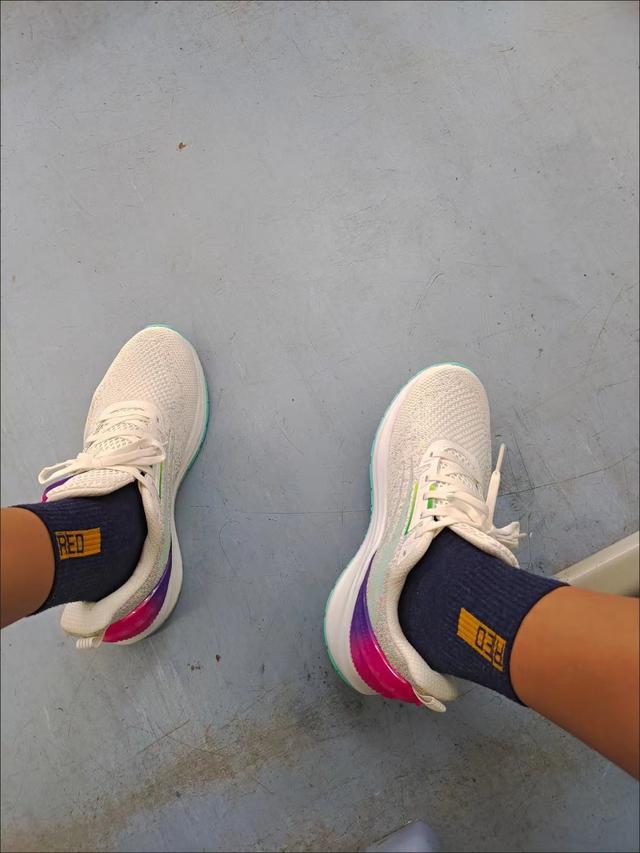 李宁夏日跑鞋 (夏日跑鞋透气)