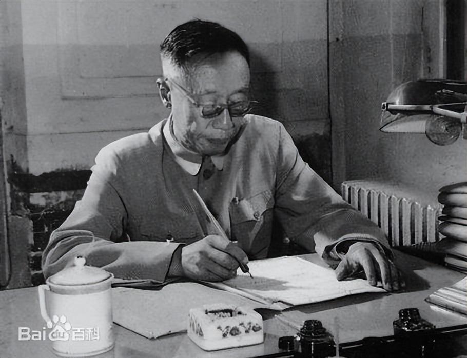 62年溥仪和毛主席聊：我在皇宫时，一顿饭十几个菜，每个菜吃一口