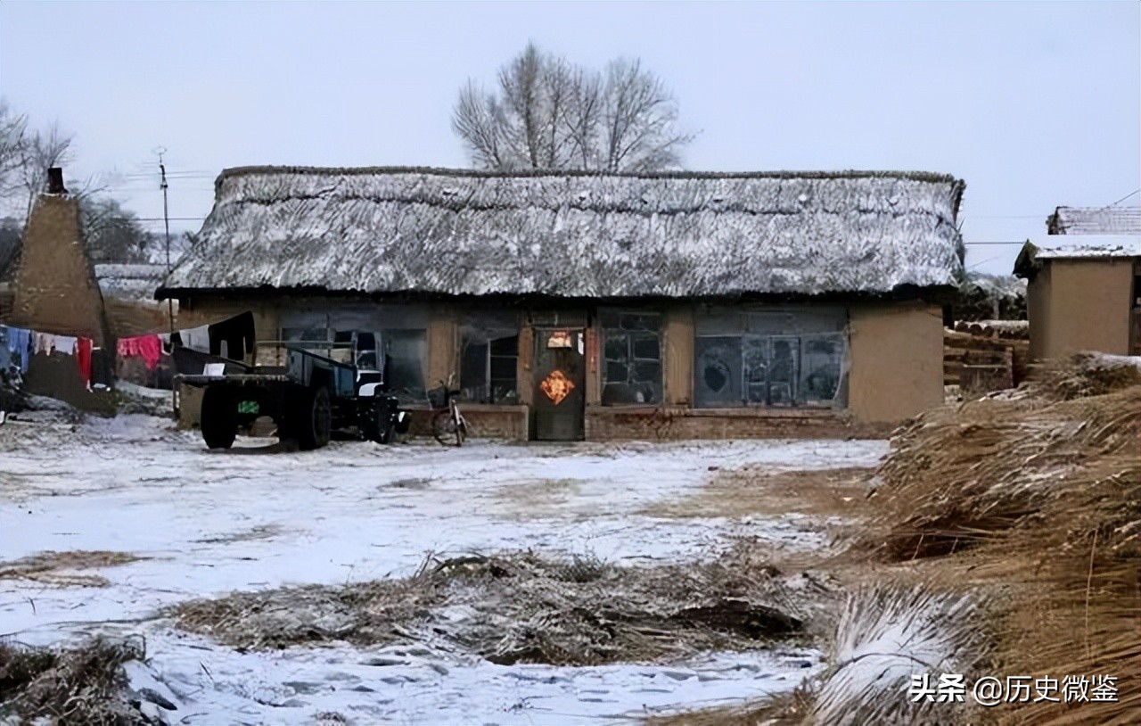 浙江女孩瞒着爸妈，寻找养父母12年，跪养母坟前嚎啕大哭：来晚了