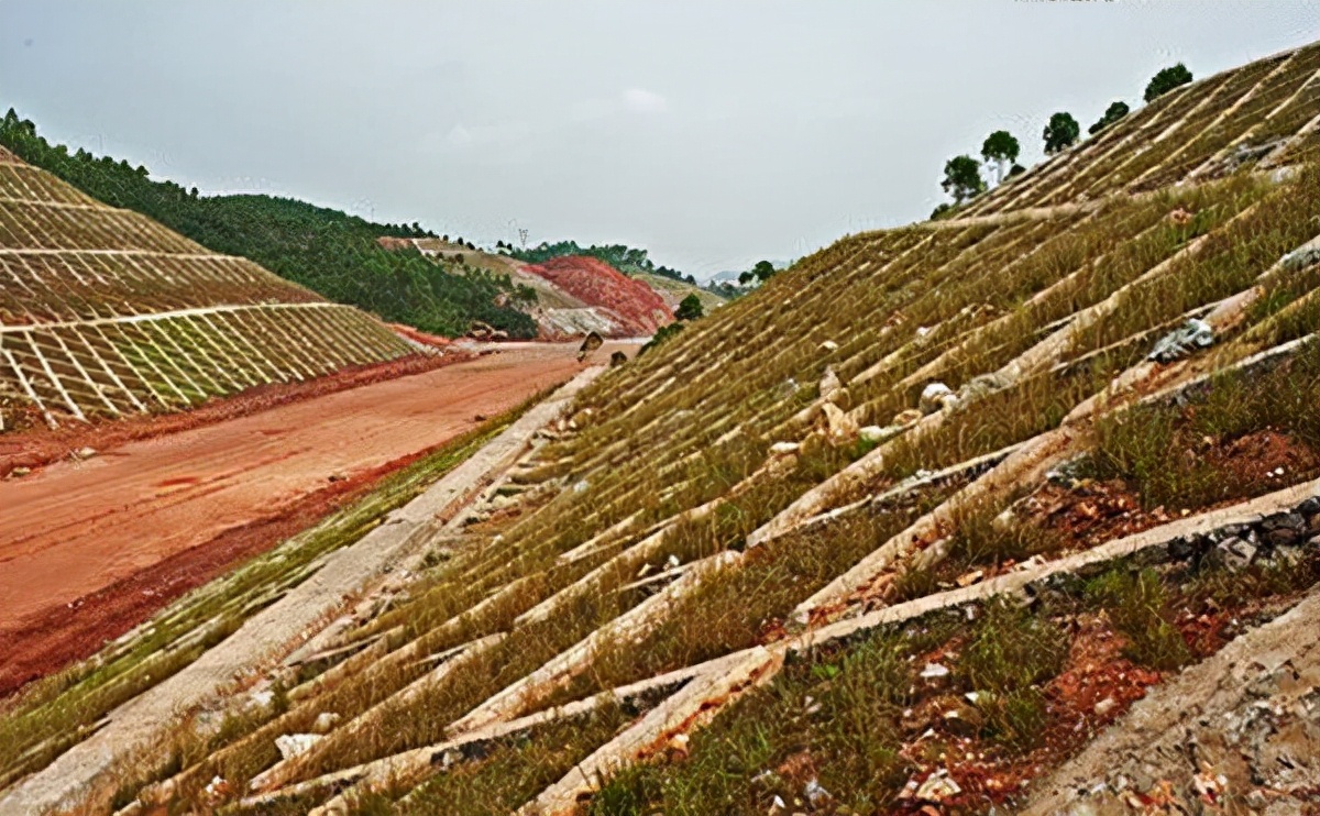 自进式中空锚杆设计规范有哪些,自钻式锚杆与中空注浆锚杆区别