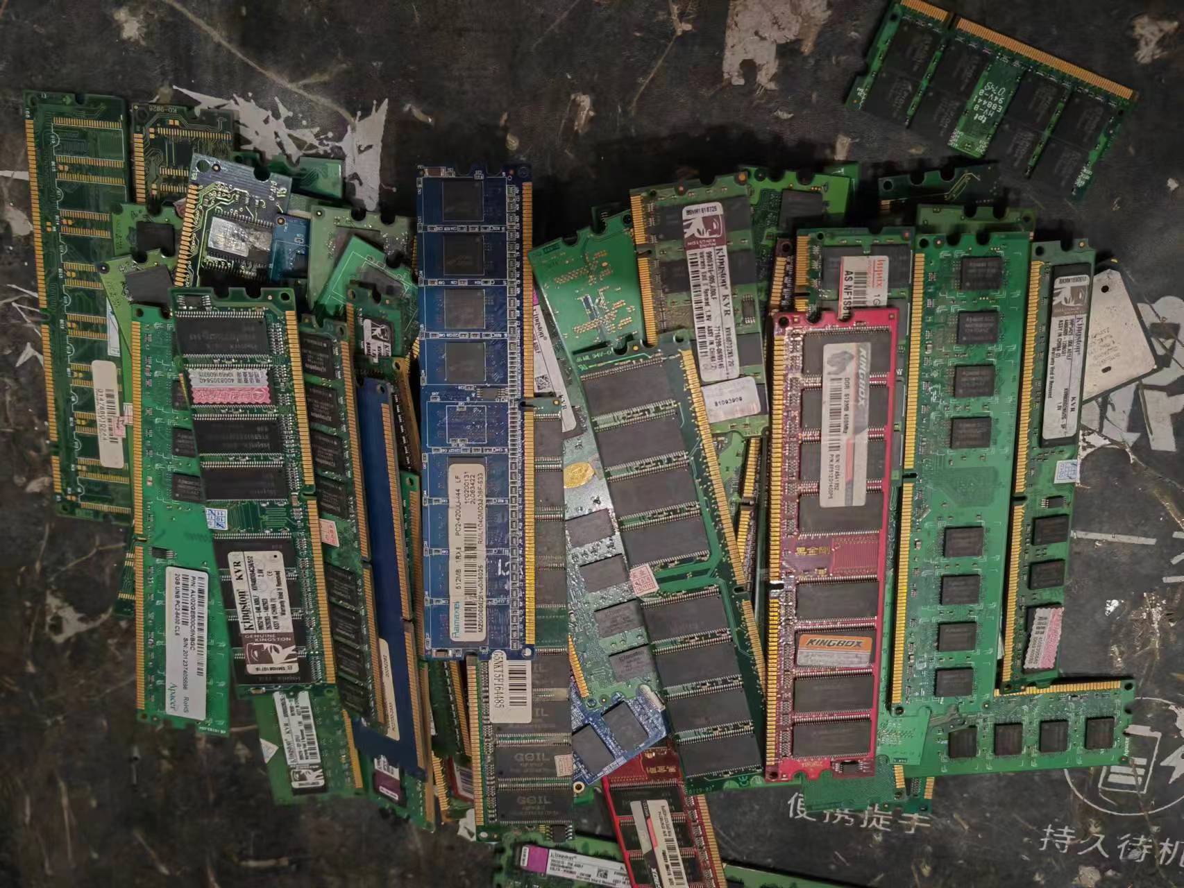 丹巴县箱式变压器回收价格,四川钽电容回收费用