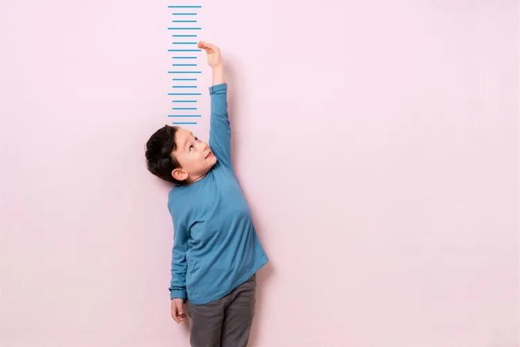 小孩总被说个子矮怎么教孩子回应,个子矮的孩子应该怎么鼓励