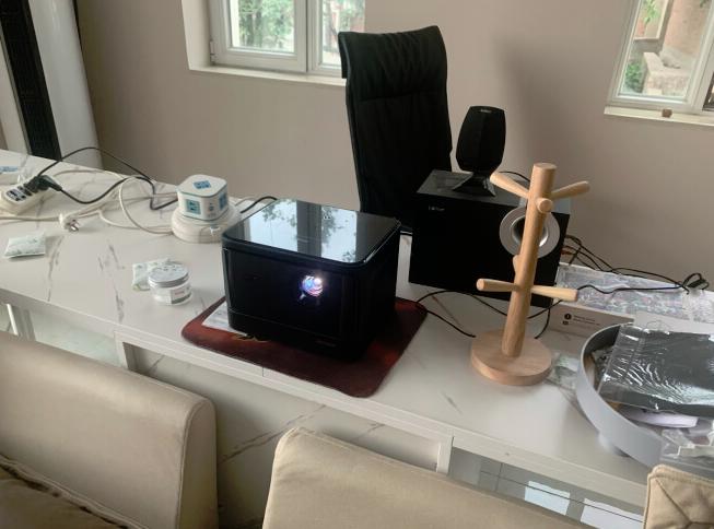 便宜投影仪靠谱吗,便宜投影仪和贵的区别