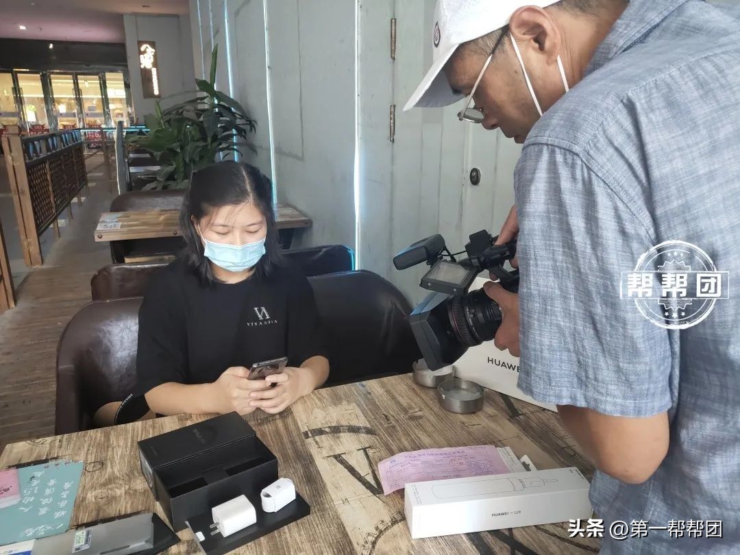 在华为门店买手机，消费者懵了：什么配套都是华为的，除了手机