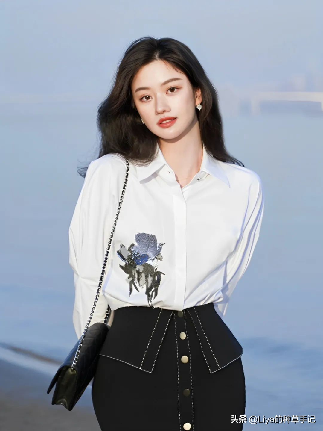 153cm的“衬衫狂魔”，一刷就被吸引住了