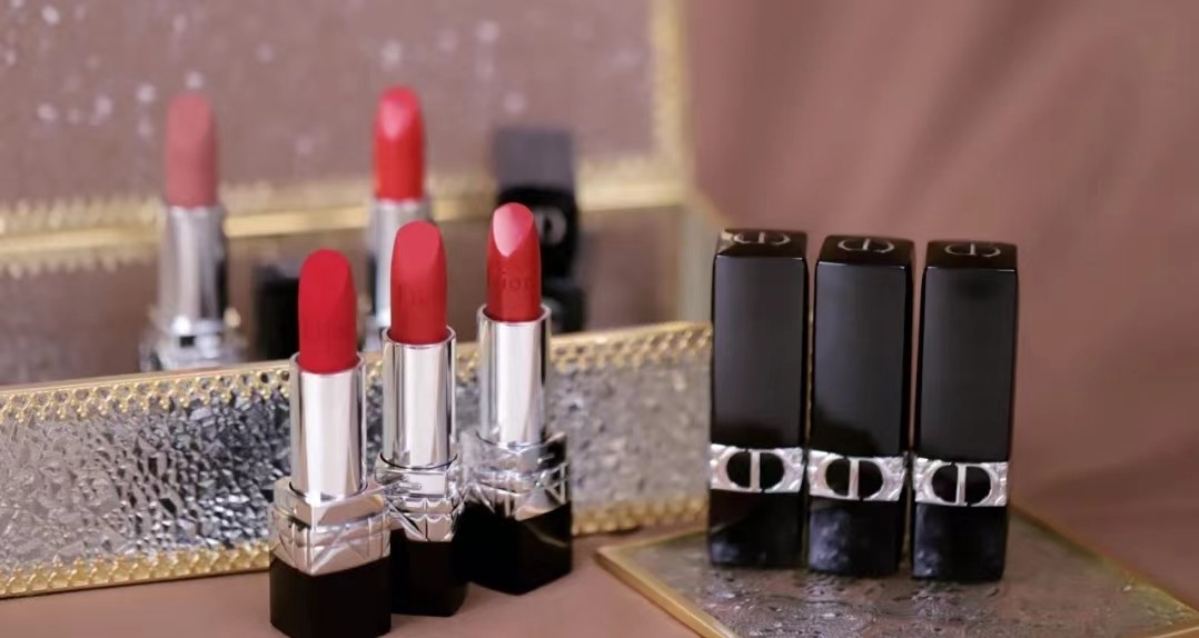 迪奥口红888和999价格一样吗,迪奥最火爆的口红888