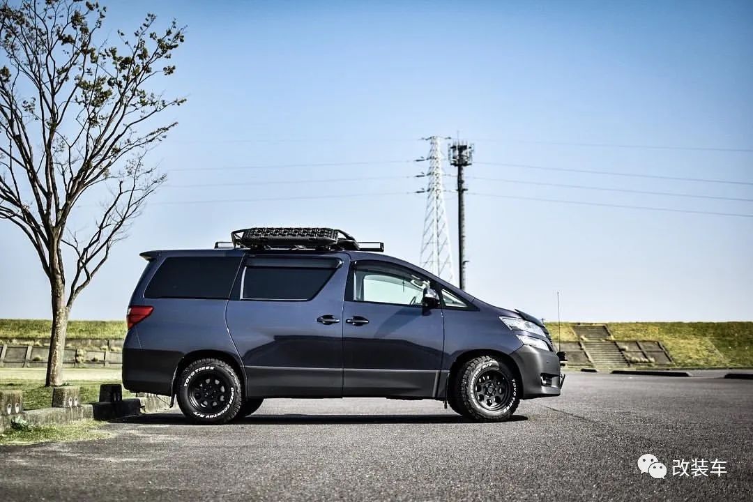 新款丰田威尔法改装,奶爸车改造老霸道