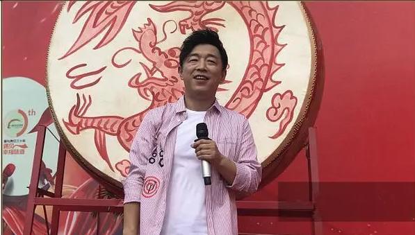 明明一身土味，穿的衣服贼贵，他们一走时尚路线，大牌就跟着遭殃