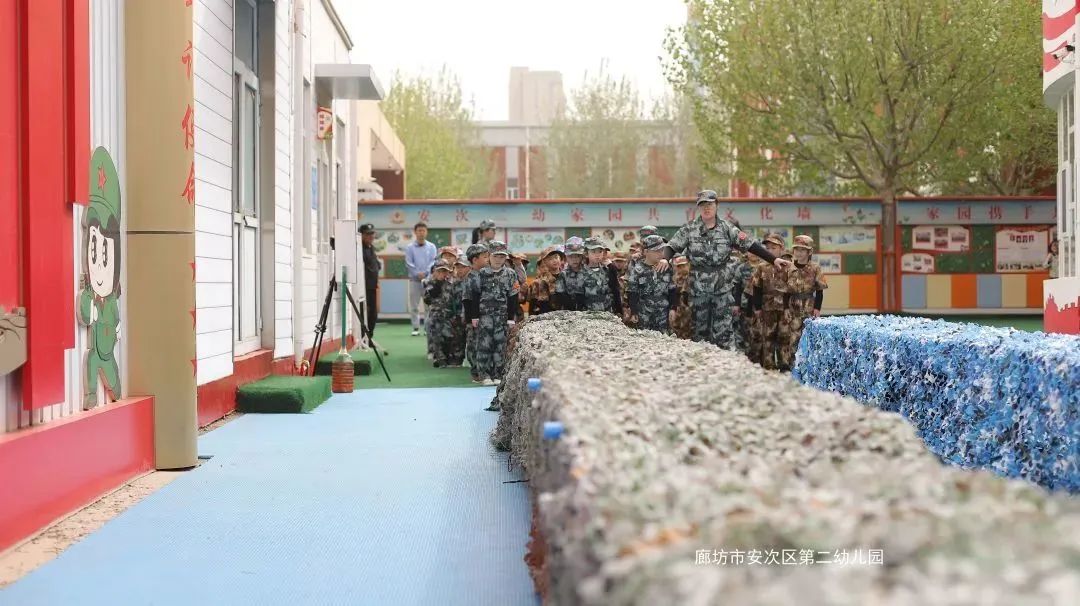 幼儿园聆听红色故事传承红色精神,传统文化在幼儿园的传承实践案例