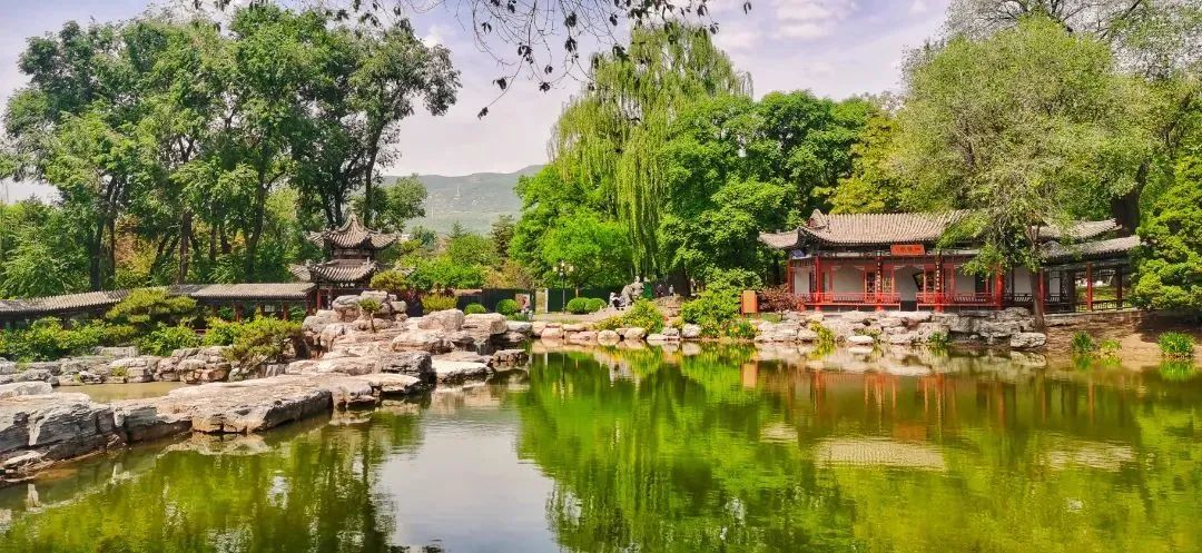 从北京高铁出发玩两天去哪比较好,从北京出发坐高铁可以去哪里玩呢