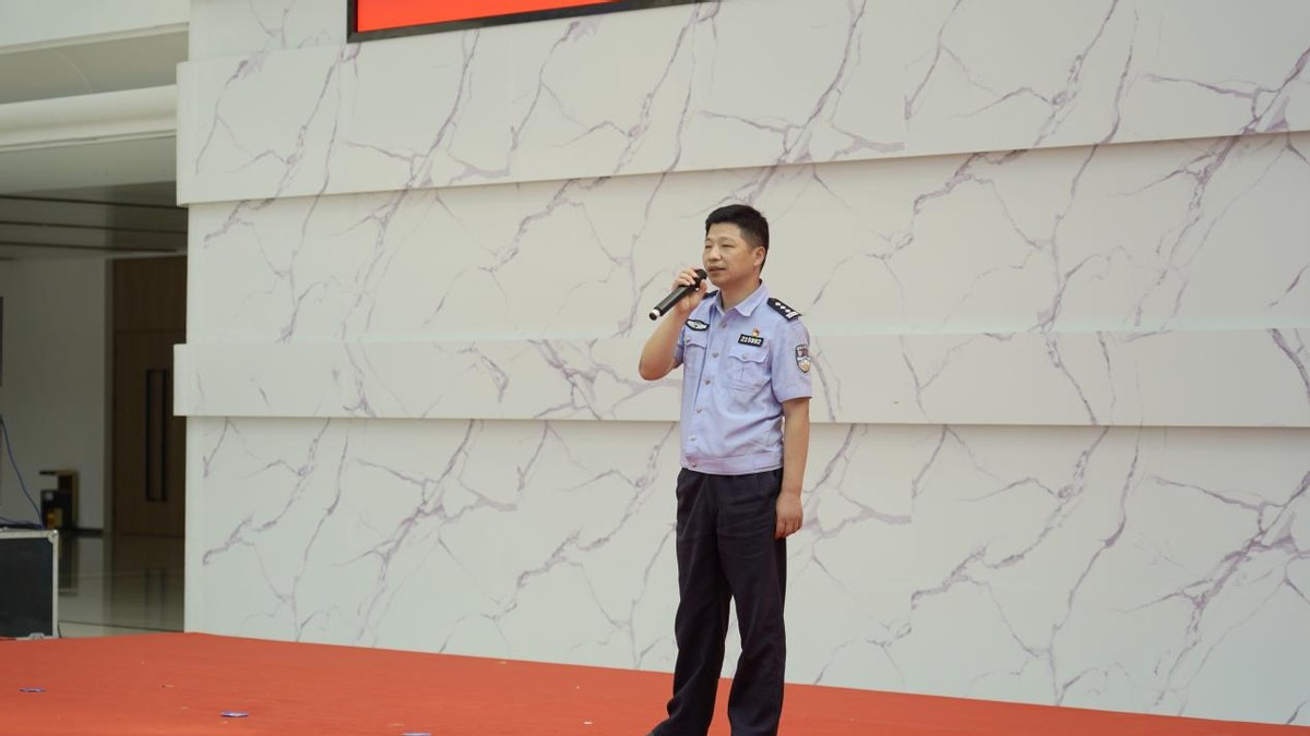 托稳“菜篮子”，守好“钱袋子”——恒丰银行南京分行反假主题宣传走进众彩物流